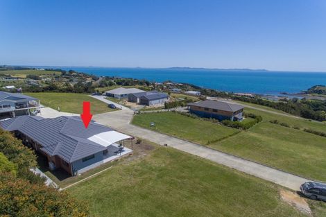 Photo of property in 31 Eagles Way, Cable Bay, 0420