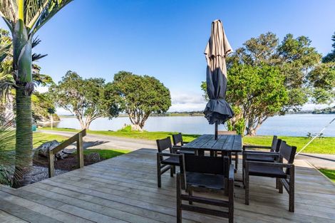 Photo of property in 6 The Strand, Whakapirau, Maungaturoto, 0583