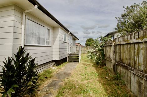 Photo of property in 49 Dungarvon Place, Clendon Park, Auckland, 2103