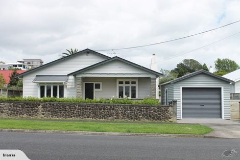 Photo of property in 76 Paynters Avenue, Strandon, New Plymouth, 4312