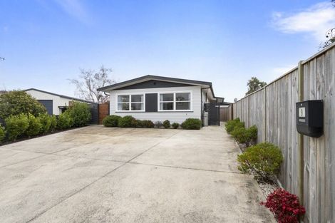 Photo of property in 9 Abraham Crescent, Milson, Palmerston North, 4414