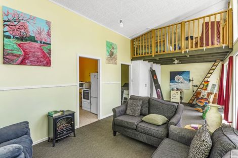 Photo of property in 41 Queens Road, Waikanae Beach, Waikanae, 5036