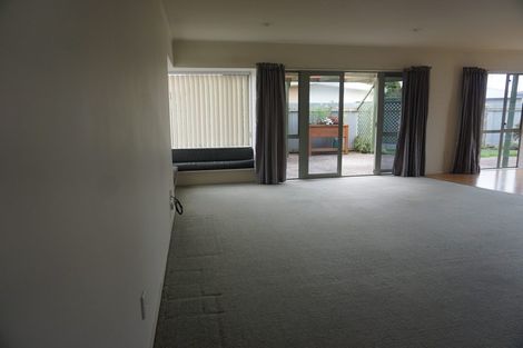 Photo of property in 68 Whiting Crescent, Greenmeadows, Napier, 4112