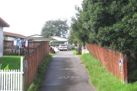 Photo of property in 17 Borich Road, Sunnyvale, Auckland, 0612