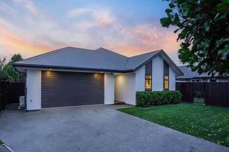 Photo of property in 55 Sequoia Way, Rangiora, 7400
