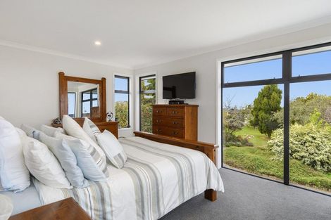 Photo of property in 37 Bert Wall Drive, Omokoroa, 3114