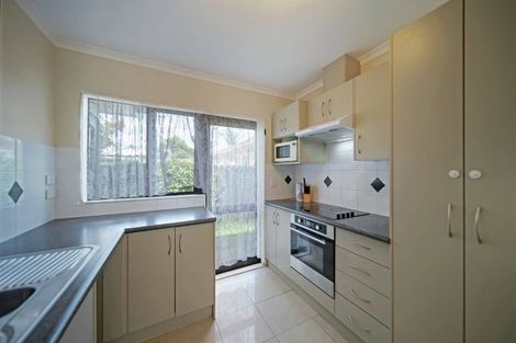 Photo of property in 98 Maplesden Drive, Clendon Park, Auckland, 2103