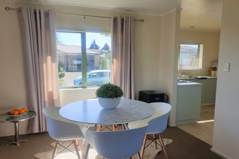 Photo of property in 5 Carn Place, Weymouth, Auckland, 2103