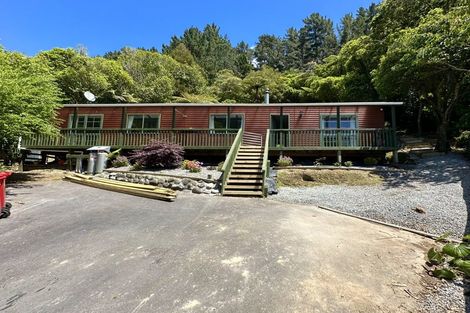 Photo of property in 116 Pinehaven Road, Pinehaven, Upper Hutt, 5019