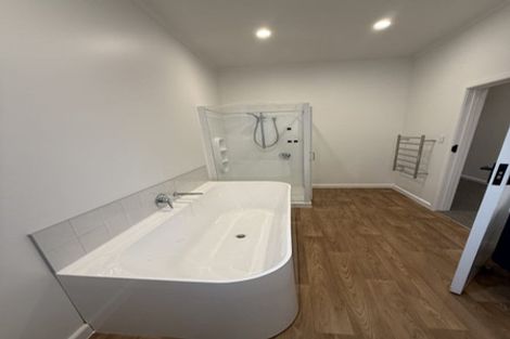 Photo of property in 17 Momona Road, Greenlane, Auckland, 1051