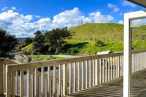 Photo of property in 1529 South Head Road, South Head, Helensville, 0874