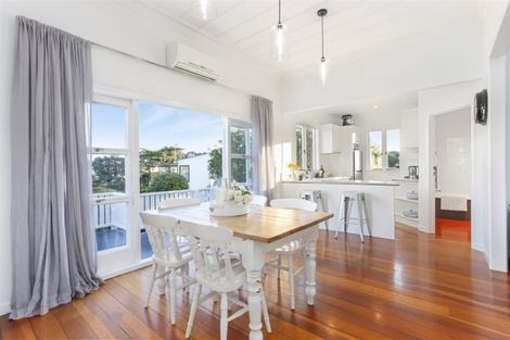 Photo of property in 2/18 Mariposa Crescent, Birkenhead, Auckland, 0626