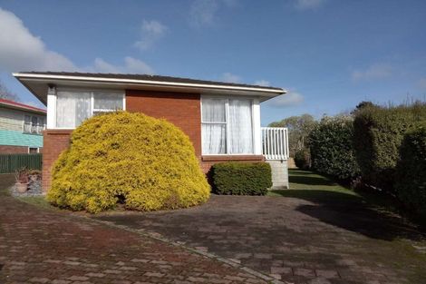 Photo of property in 16 Mawney Road, Henderson, Auckland, 0610