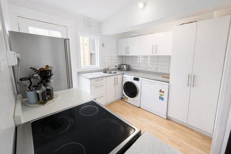 Photo of property in 1/18 Clifton Terrace, Kelburn, Wellington, 6012