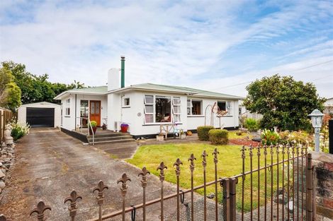 Photo of property in 16 Wilson Street, Bulls, 4818