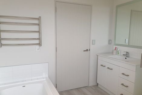 Photo of property in 104 Rowses Road, Aranui, Christchurch, 8061