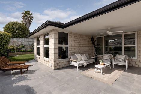 Photo of property in 30 Broadwater Close, Pyes Pa, Tauranga, 3112