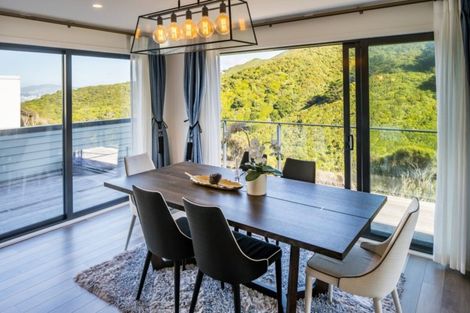 Photo of property in 22 Cromwell Point, Newlands, Wellington, 6037