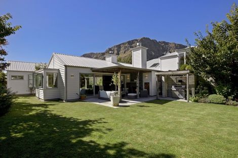 Photo of property in 32 Amber Close, Arthurs Point, Queenstown, 9371