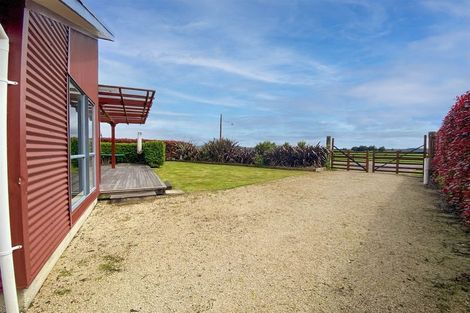 Photo of property in 103 Cashmere Bay Road, Moana, 7875