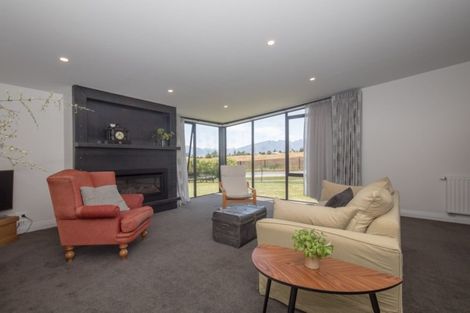 Photo of property in 27 Matipo Street, Wanaka, 9305