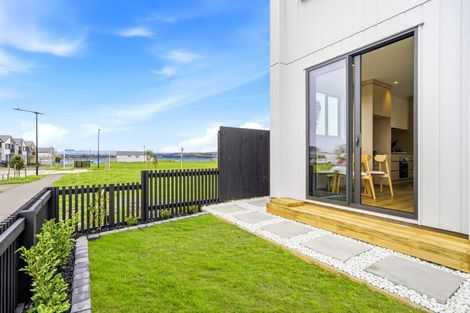 Photo of property in 6 Sails Road, Hobsonville, 0616