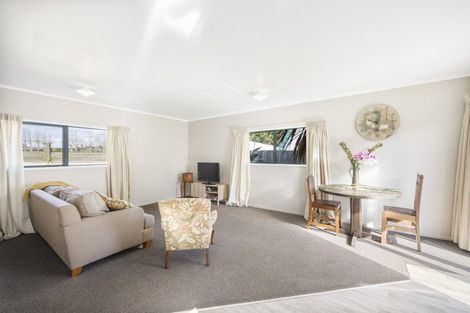 Photo of property in 11 Second Avenue, Glenbrook, Waiuku, 2681