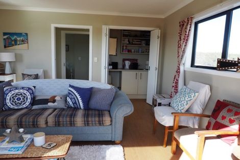Photo of property in 1 Te Awe Awe Grove, Himatangi Beach, Foxton, 4891