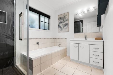 Photo of property in 806a Grove Road, Mayfair, Hastings, 4122