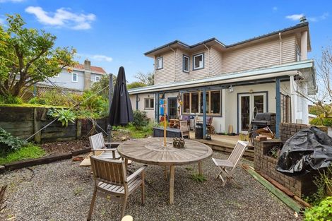 Photo of property in 25 Carey Street, Maeroa, Hamilton, 3200