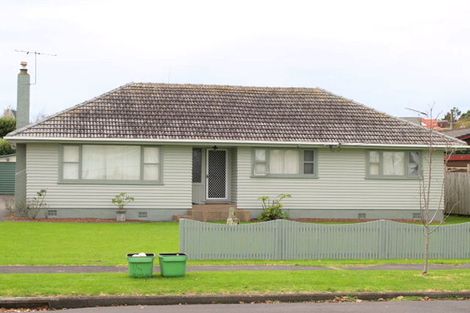 Photo of property in 2/94 Howe Street, Howick, Auckland, 2014