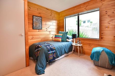 Photo of property in 33 Charlotte Street, Stanmore Bay, Whangaparaoa, 0932