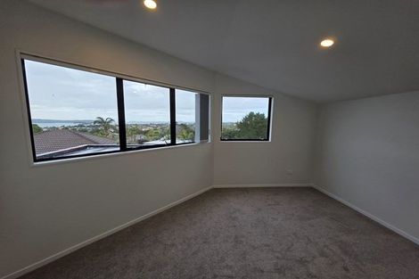 Photo of property in 12 Westergrove Place, West Harbour, Auckland, 0618