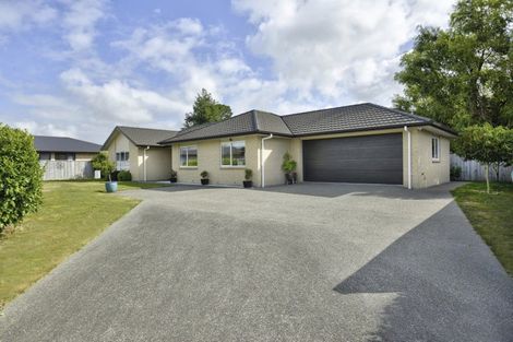 Photo of property in 62 Feist Street, Carterton, 5713