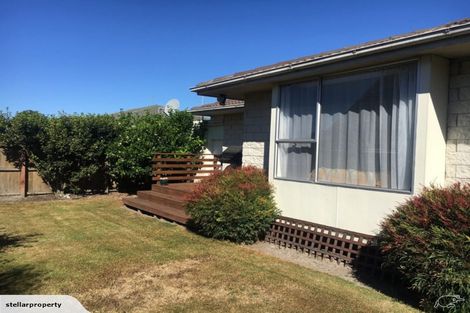 Photo of property in 2/17b Prestons Road, Redwood, Christchurch, 8051