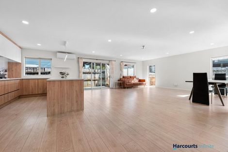 Photo of property in 25a Larnoch Road, Henderson, Auckland, 0610