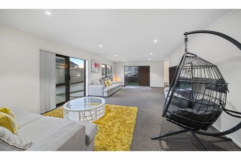 Photo of property in 14 Kereru Rise, Papakura, 2110