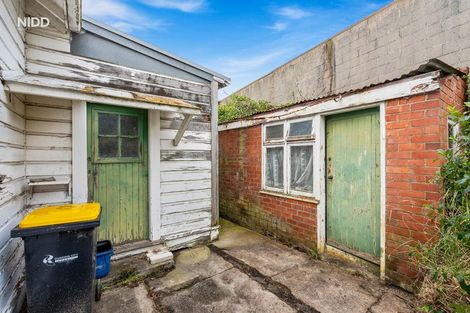 Photo of property in 1 Athol Place, Ravensbourne, Dunedin, 9022