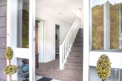 Photo of property in 14 Westhaven Drive, Tawa, Wellington, 5028