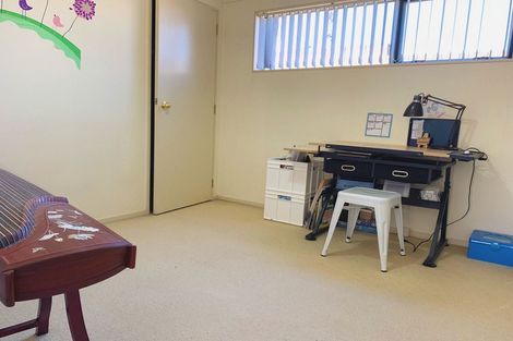 Photo of property in 72a Hepburn Road, Glendene, Auckland, 0602