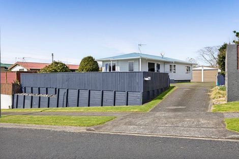 Photo of property in 6 Camellia Avenue, Bell Block, New Plymouth, 4312