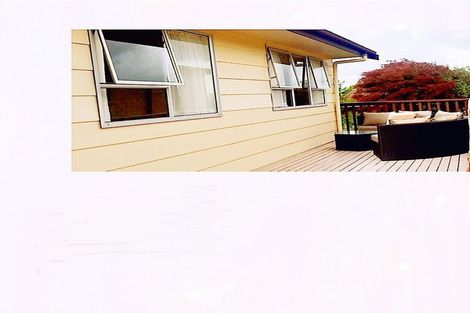 Photo of property in 50 Lewisham Street, Highland Park, Auckland, 2010