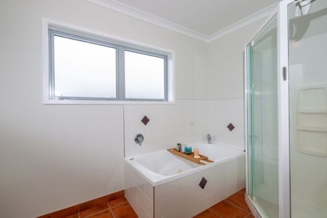 Photo of property in 143 Weggery Drive, Waikanae Beach, Waikanae, 5036
