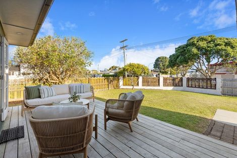 Photo of property in 14 Hawea Street, Mount Maunganui, 3116