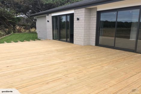 Photo of property in 13 Oxnam Place, Foxton Beach, Foxton, 4815