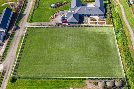 Photo of property in 3 Braxonne Close, Pukekohe, 2120