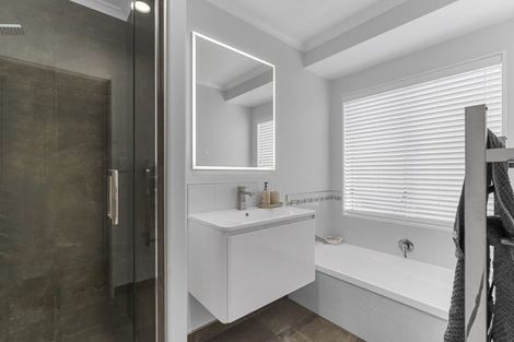 Photo of property in 29 Mcleod Place, Papamoa Beach, Papamoa, 3118