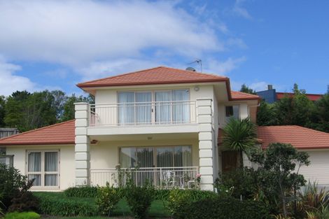 Photo of property in 24 Margaret Henry Crescent, Oteha, Auckland, 0632