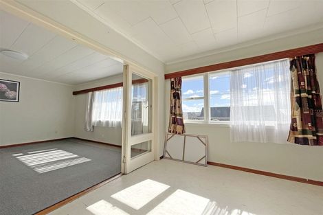 Photo of property in 75 Larnoch Road, Henderson, Auckland, 0610
