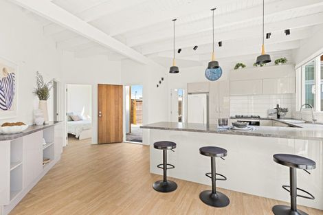 Photo of property in 19a Ruby Cove, Omaha, 0986